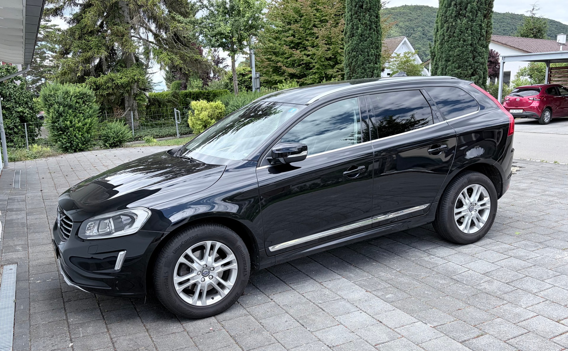 VOLVO XC60 2.4 D5 Summum AWD-image-0