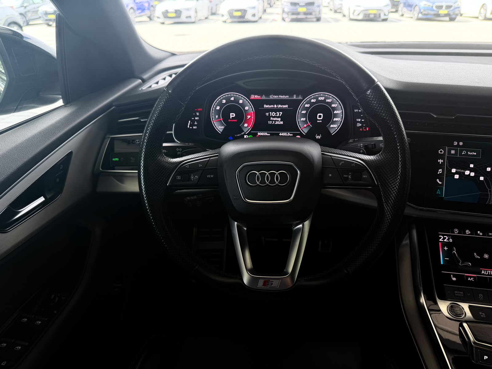AUDI Q8 3.0 55 TFSI Black Edition quattro T-Tronic-image-8