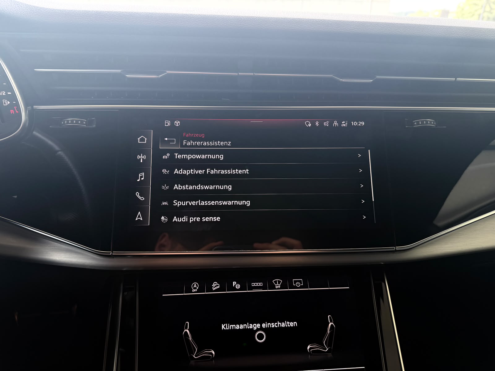 AUDI Q8 3.0 55 TFSI Black Edition quattro T-Tronic-image-13