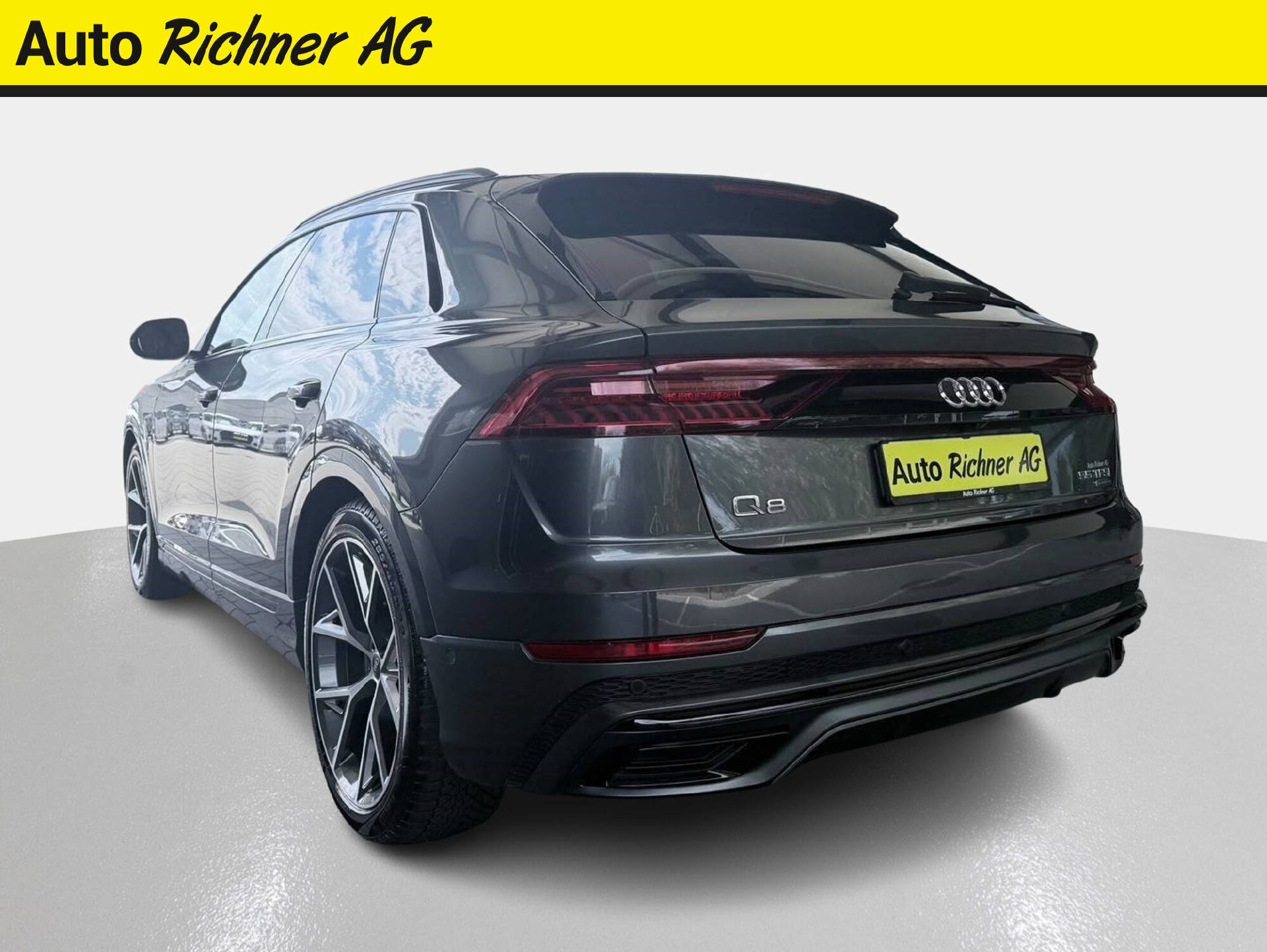 AUDI Q8 3.0 55 TFSI Black Edition quattro T-Tronic-image-4