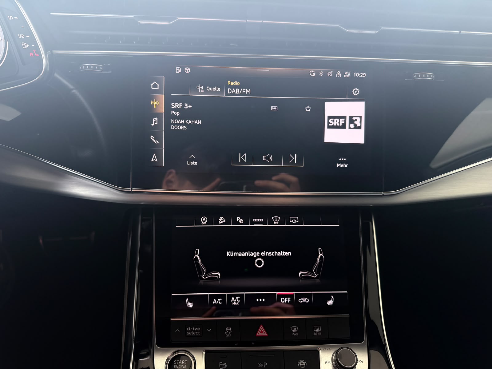 AUDI Q8 3.0 55 TFSI Black Edition quattro T-Tronic-image-18