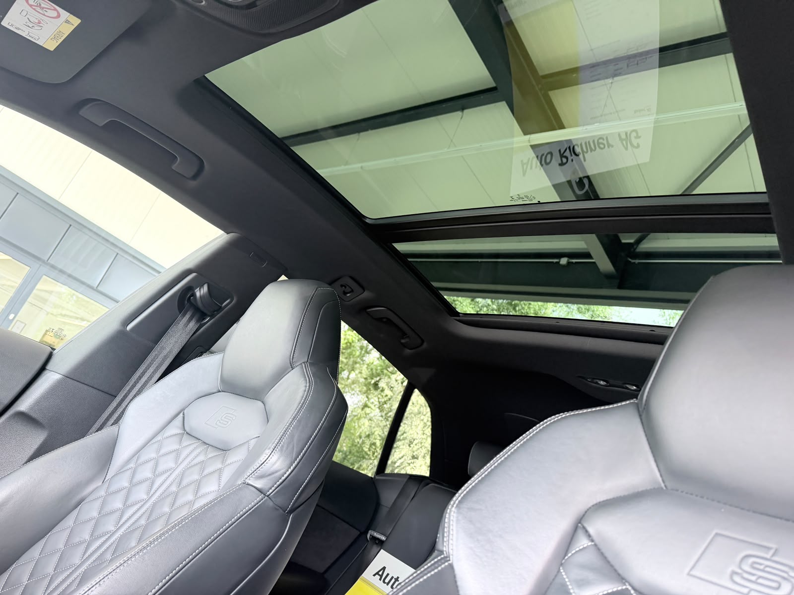 AUDI Q8 3.0 55 TFSI Black Edition quattro T-Tronic-image-6