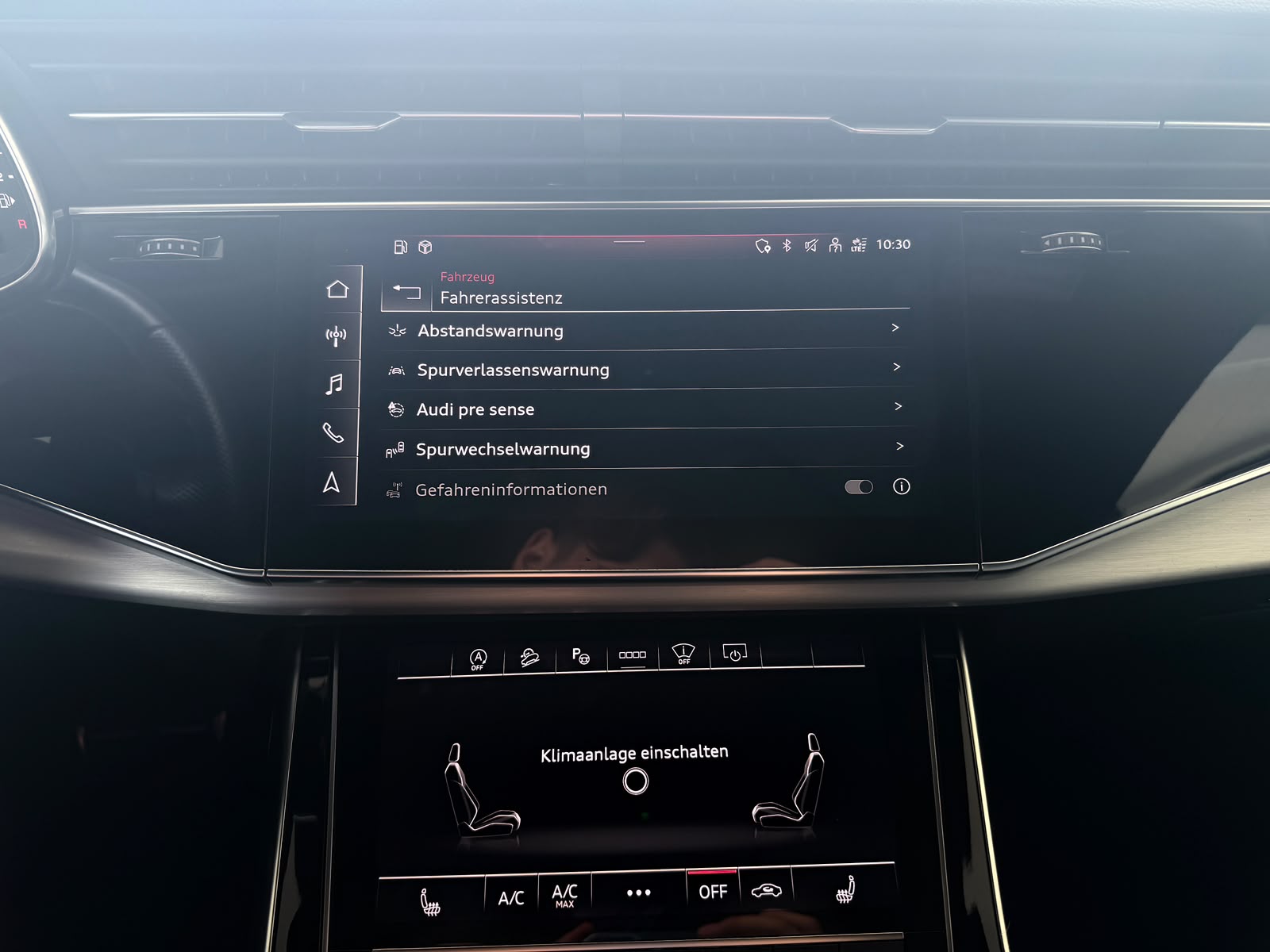 AUDI Q8 3.0 55 TFSI Black Edition quattro T-Tronic-image-16