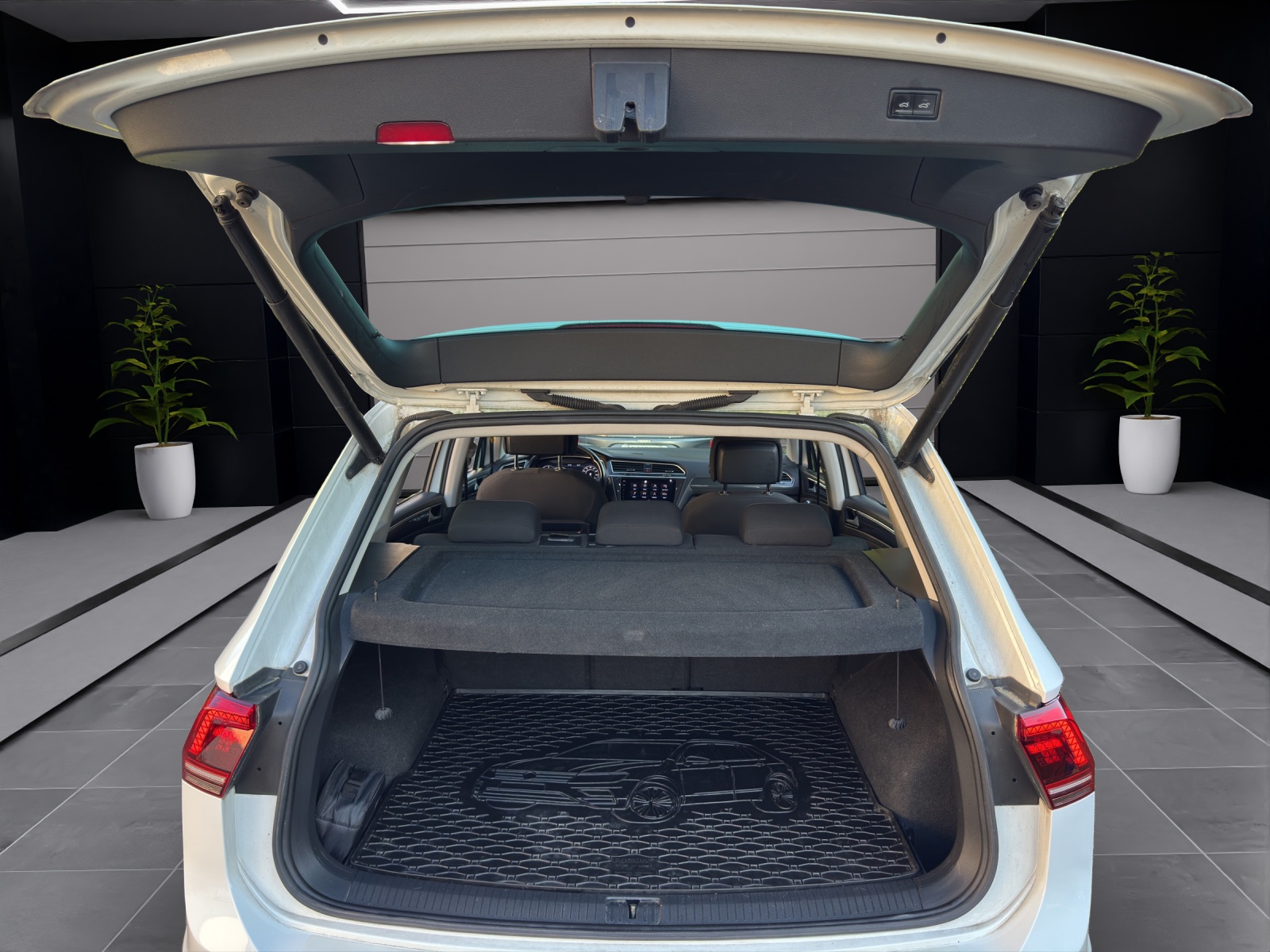 VW Tiguan 2.0 TDI 190-PS SCR Highline 4Motion DSG-image-8