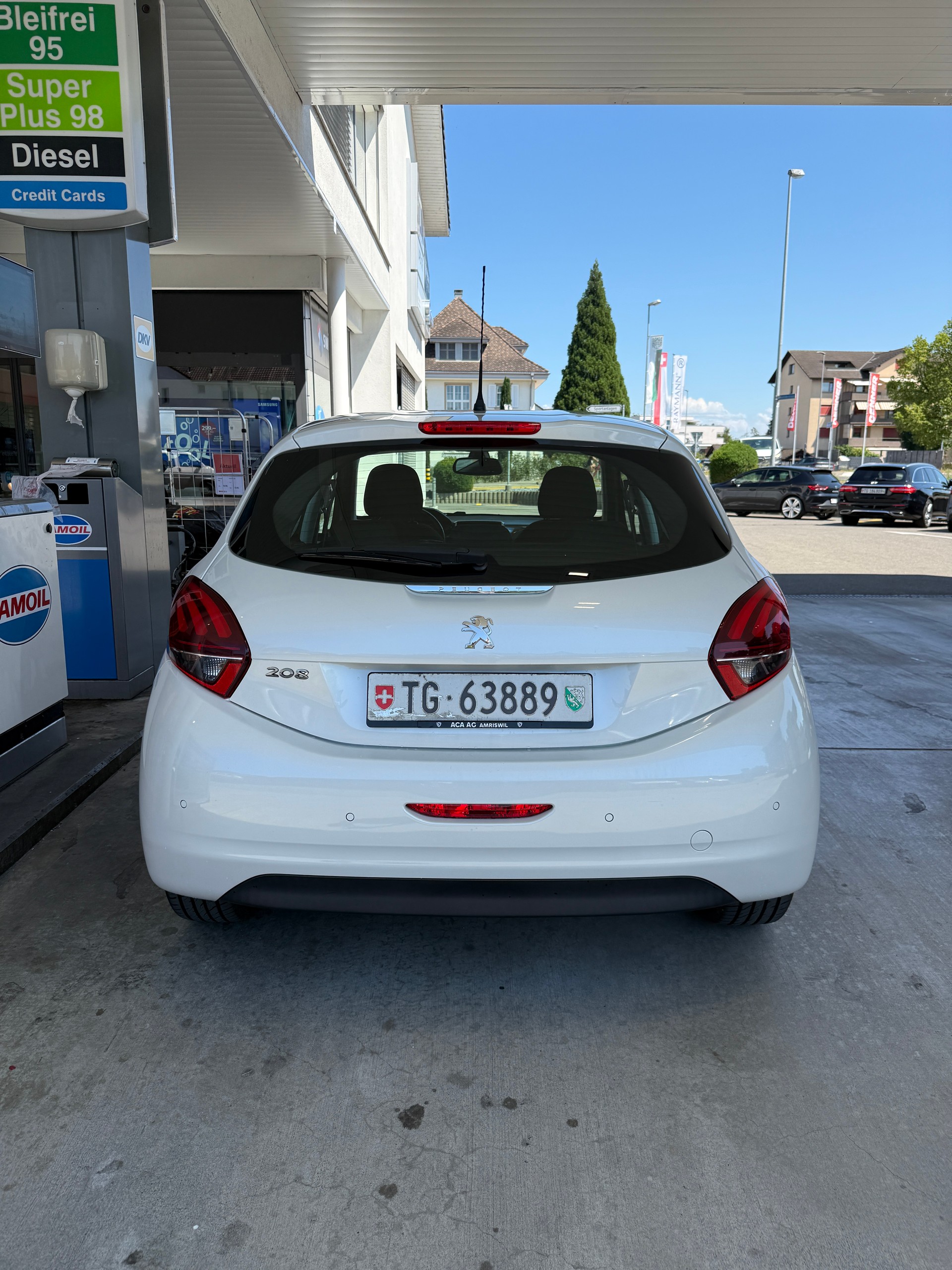 PEUGEOT 1.2 PureTech Allure S/S-image-2