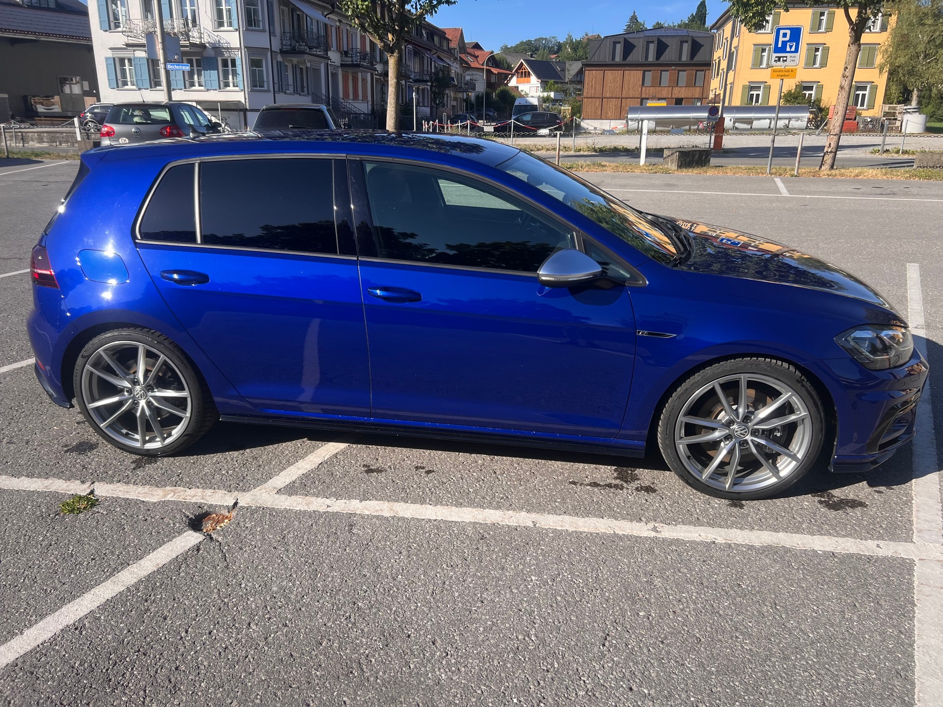 VW 2.0 TSI R 4Motion DSG-image-1