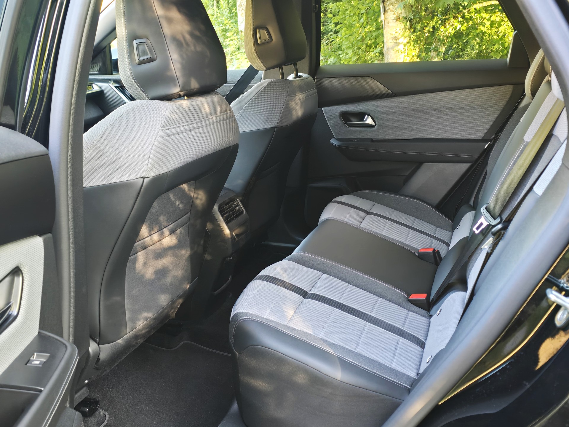 OPEL New Grandland 1.2MHEV GS-image-12