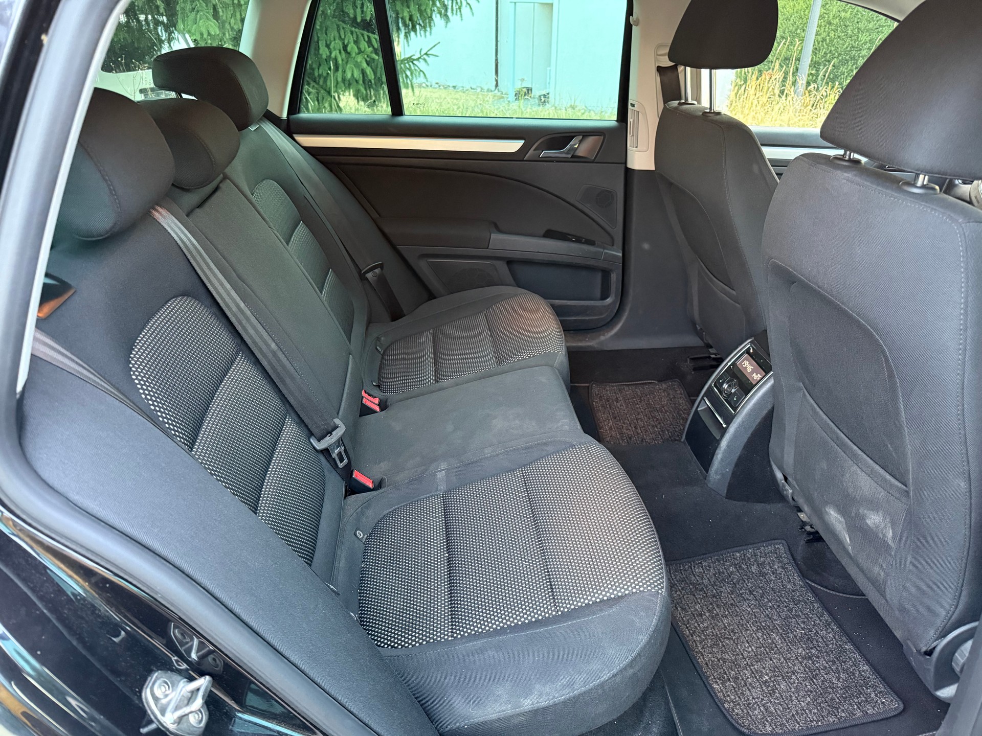 SKODA Superb Combi 2.0 TDi AllDrive4x4 DSG-image-11