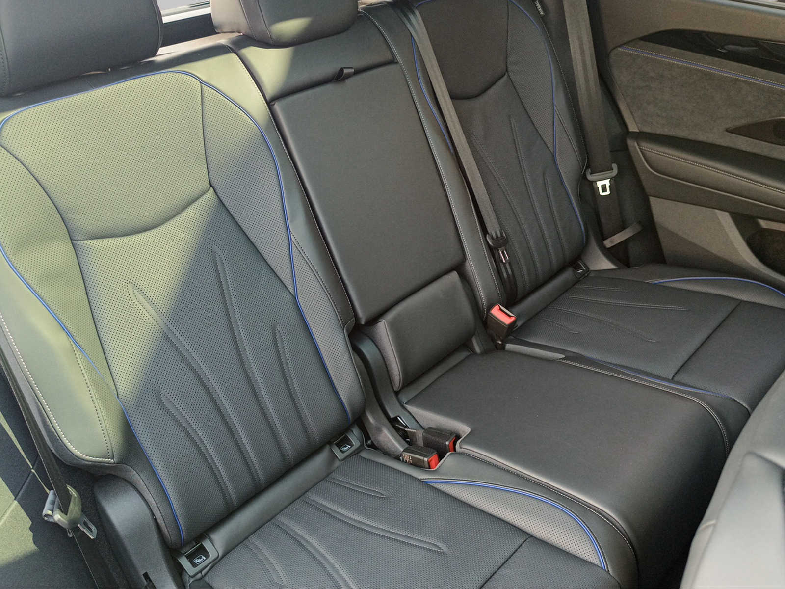VW VW Tayron R-Line UNITED 2.0TSI Allrad-image-9