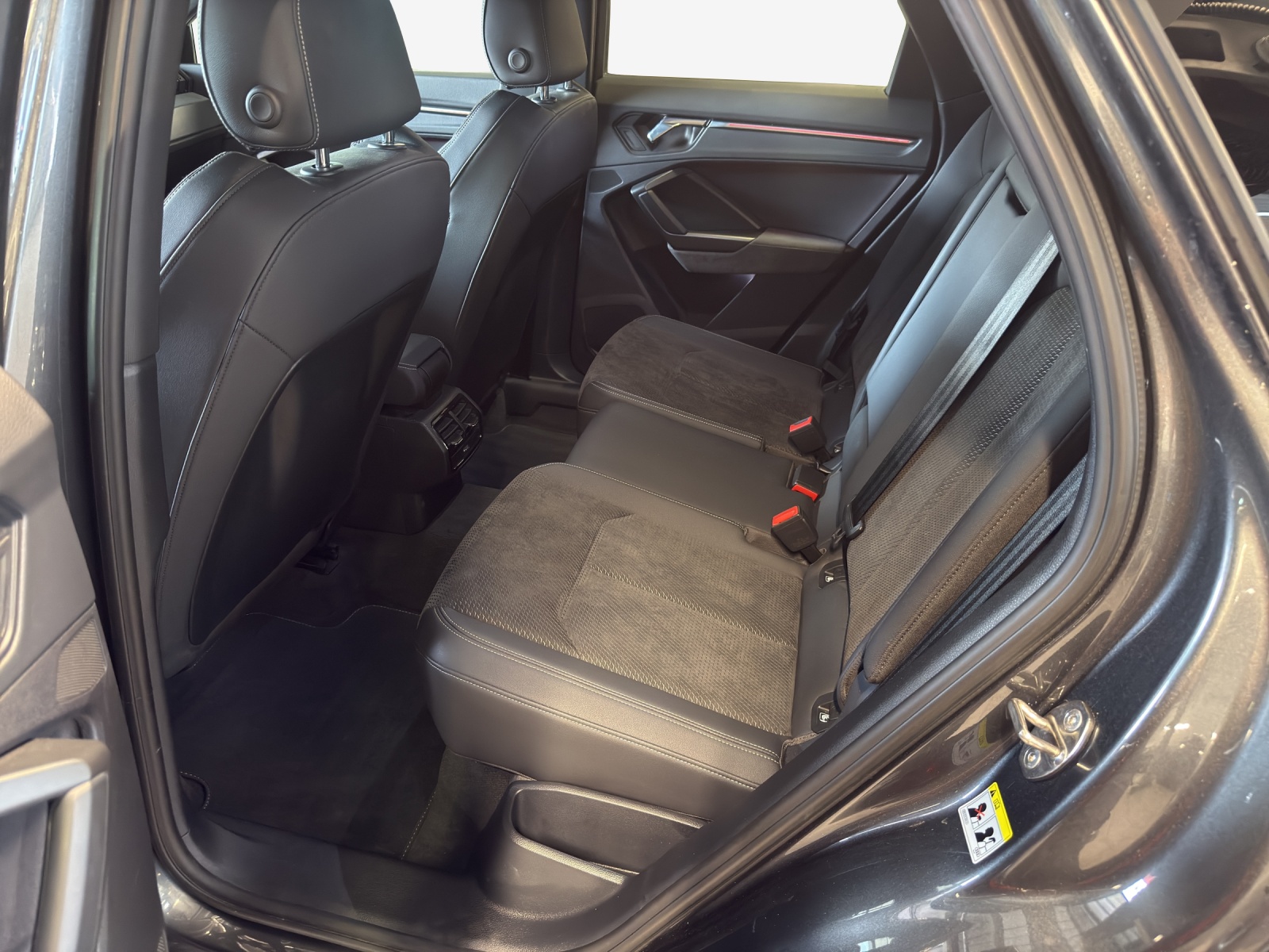 AUDI Q3 Sportback 35 TFSI S line Attraction S-tronic-image-11