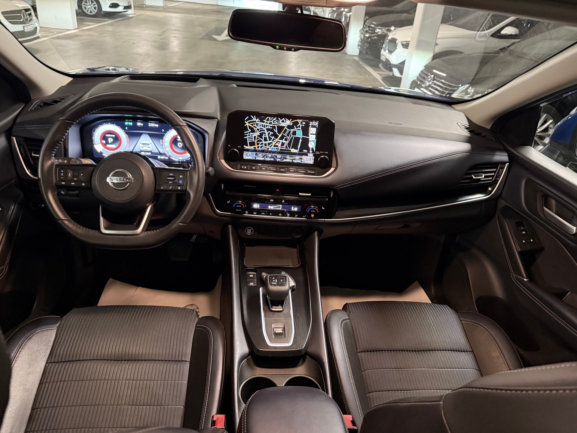 NISSAN Qashqai 1.3 DIG-T MHEV Premiere Edition Xtronic RF-Kamera 360, Panorama Glasdach-image-6