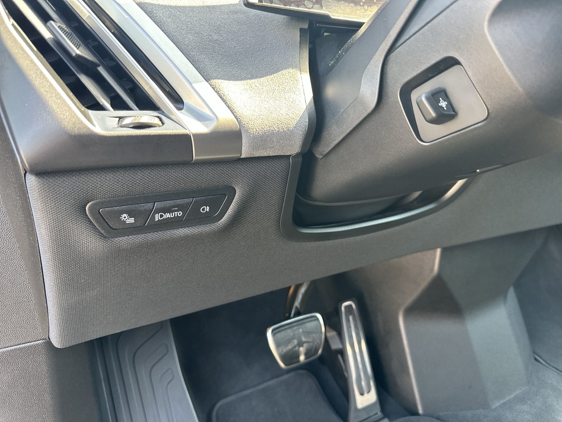 BMW iX xDrive60 M Sport Pro-image-19