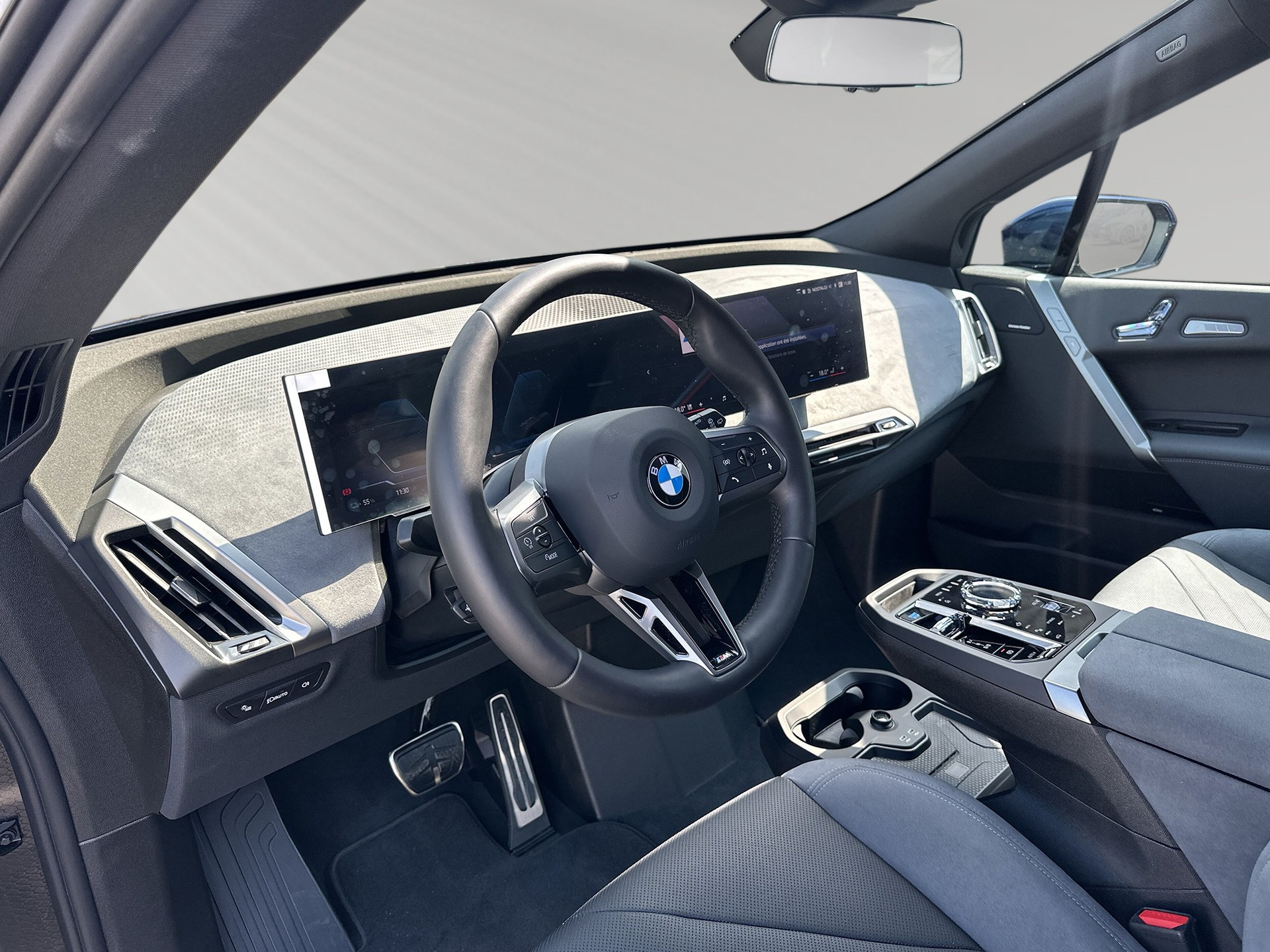 BMW iX xDrive60 M Sport Pro-image-3