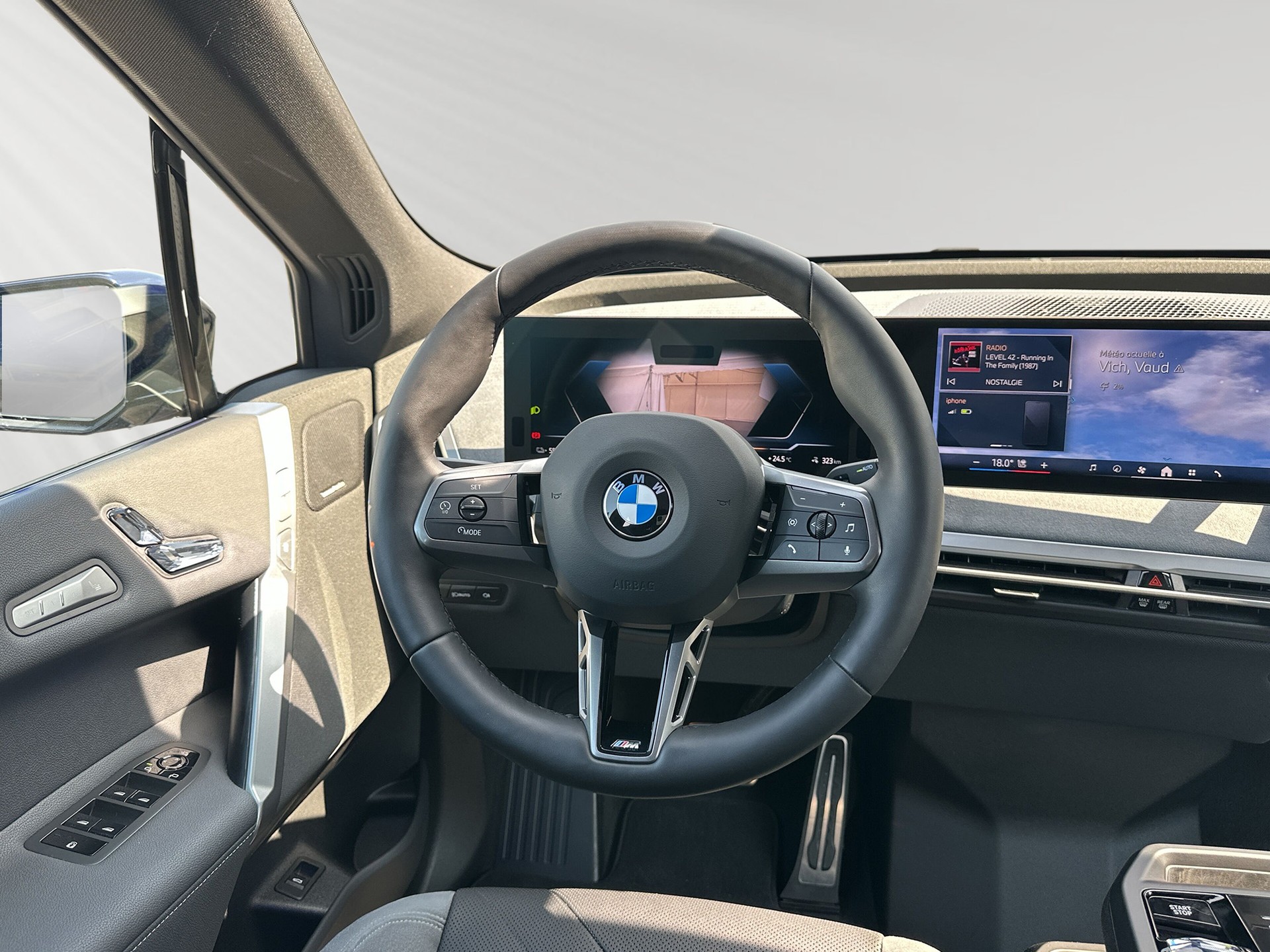 BMW iX xDrive60 M Sport Pro-image-4