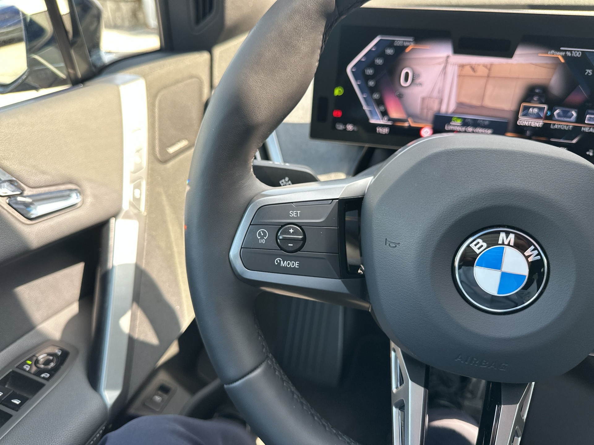 BMW iX xDrive60 M Sport Pro-image-14