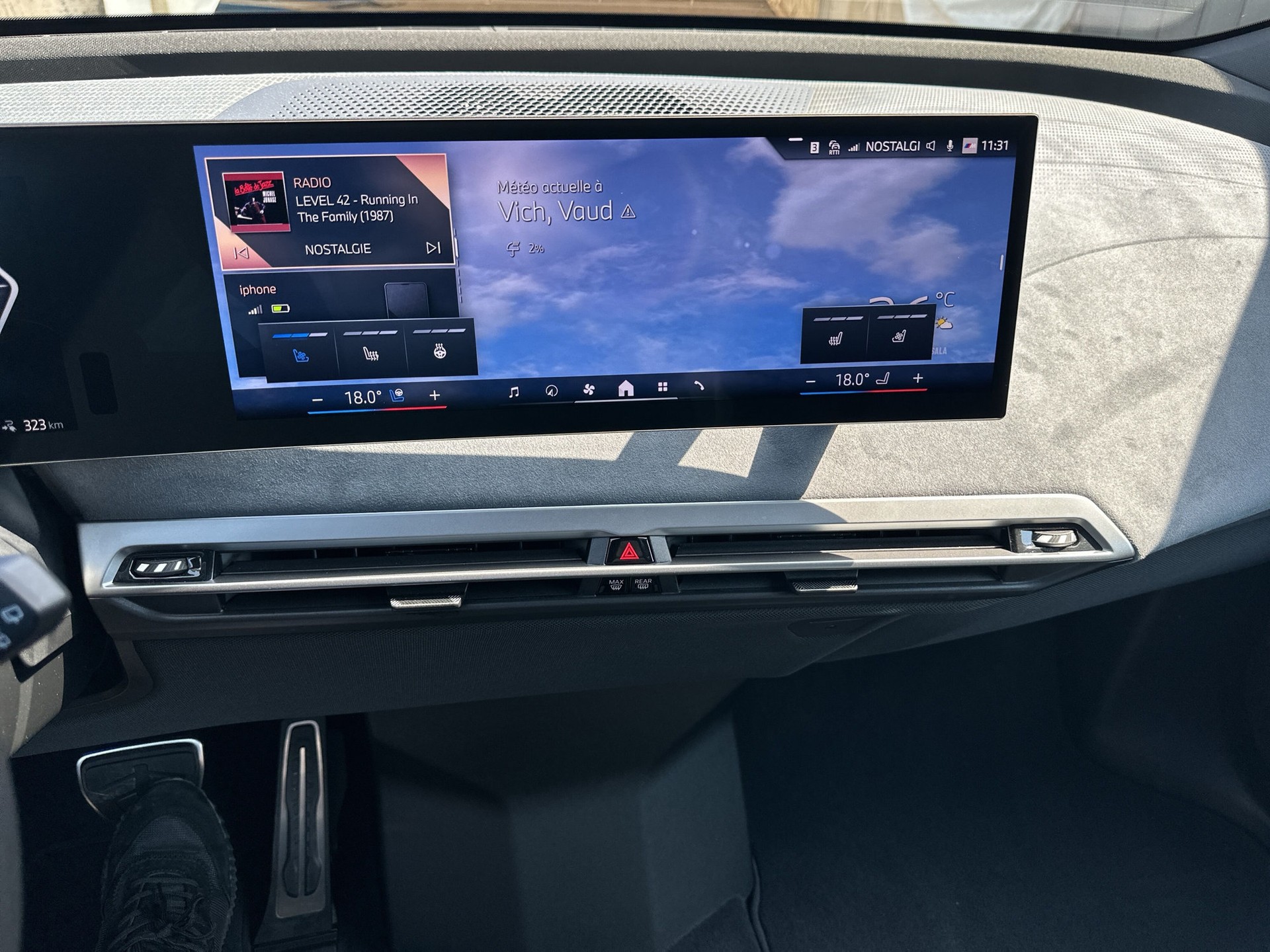 BMW iX xDrive60 M Sport Pro-image-10
