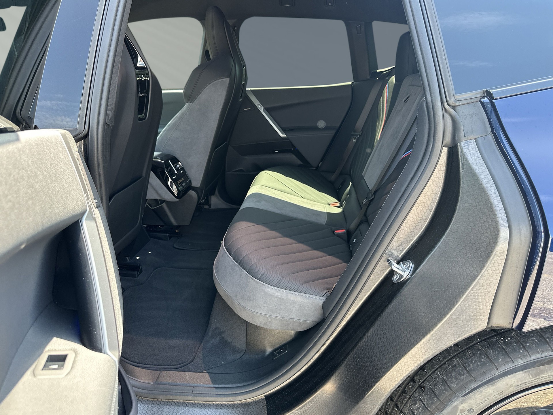 BMW iX xDrive60 M Sport Pro-image-6