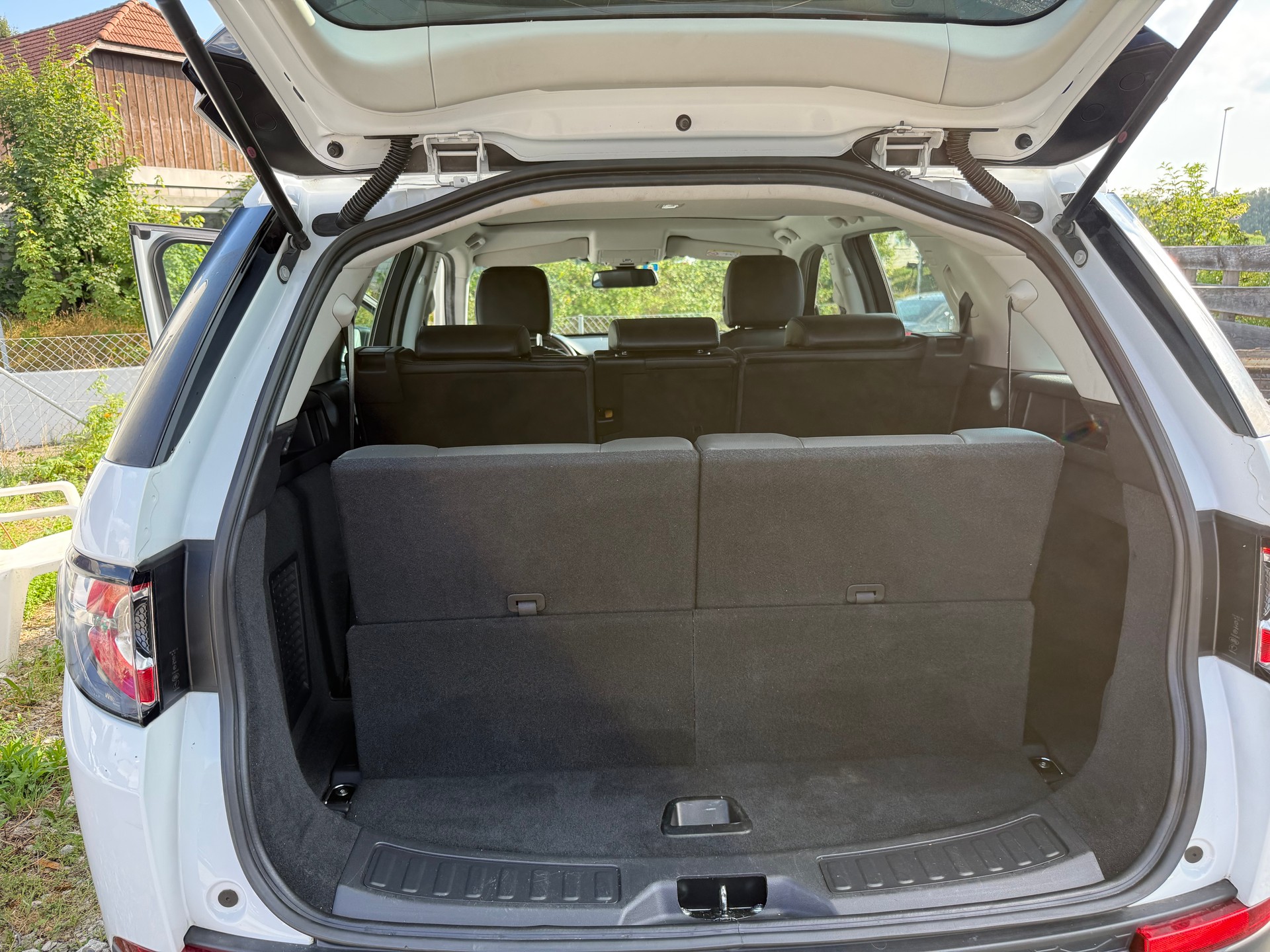 LAND ROVER Discovery Sport 2.0 TD4 Pure AT9-image-10