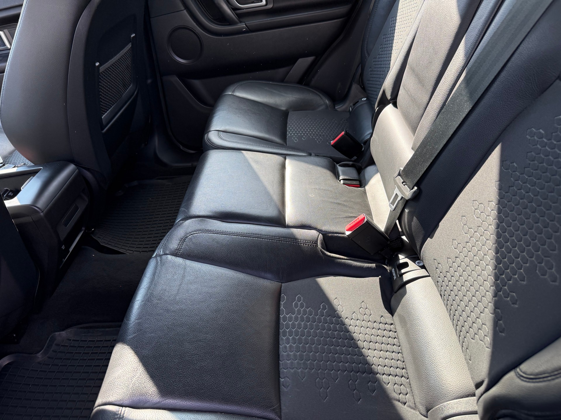 LAND ROVER Discovery Sport 2.0 TD4 Pure AT9-image-9
