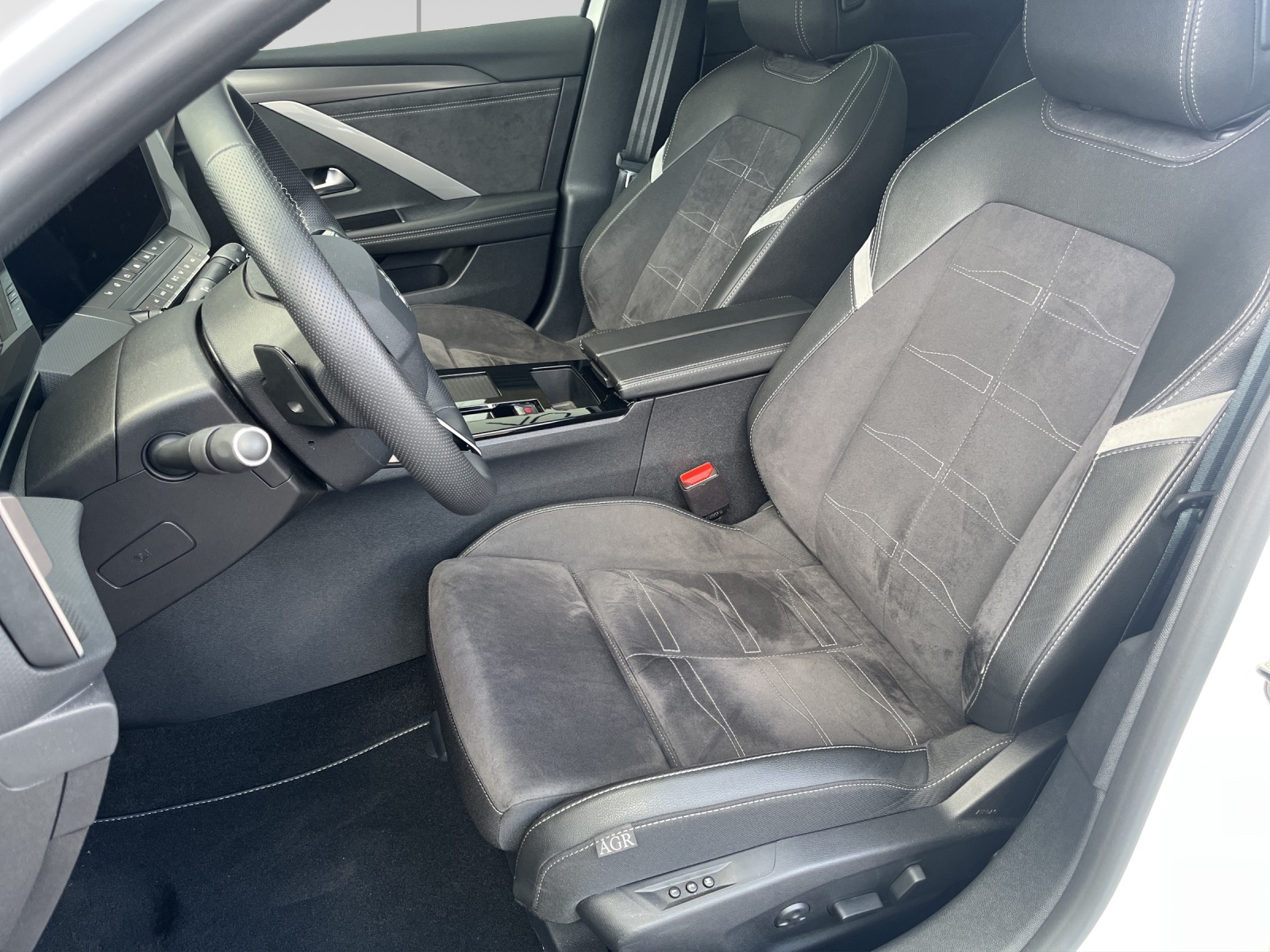 OPEL Astra 1.6 PHEV Turbo Swiss Plus A-image-6