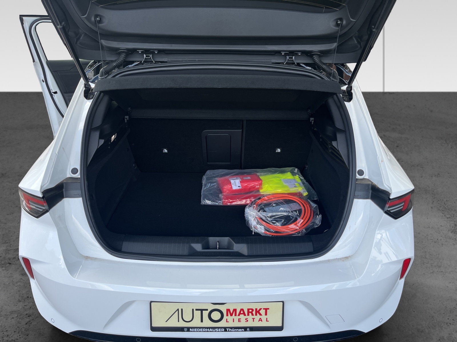 OPEL Astra 1.6 PHEV Turbo Swiss Plus A-image-12
