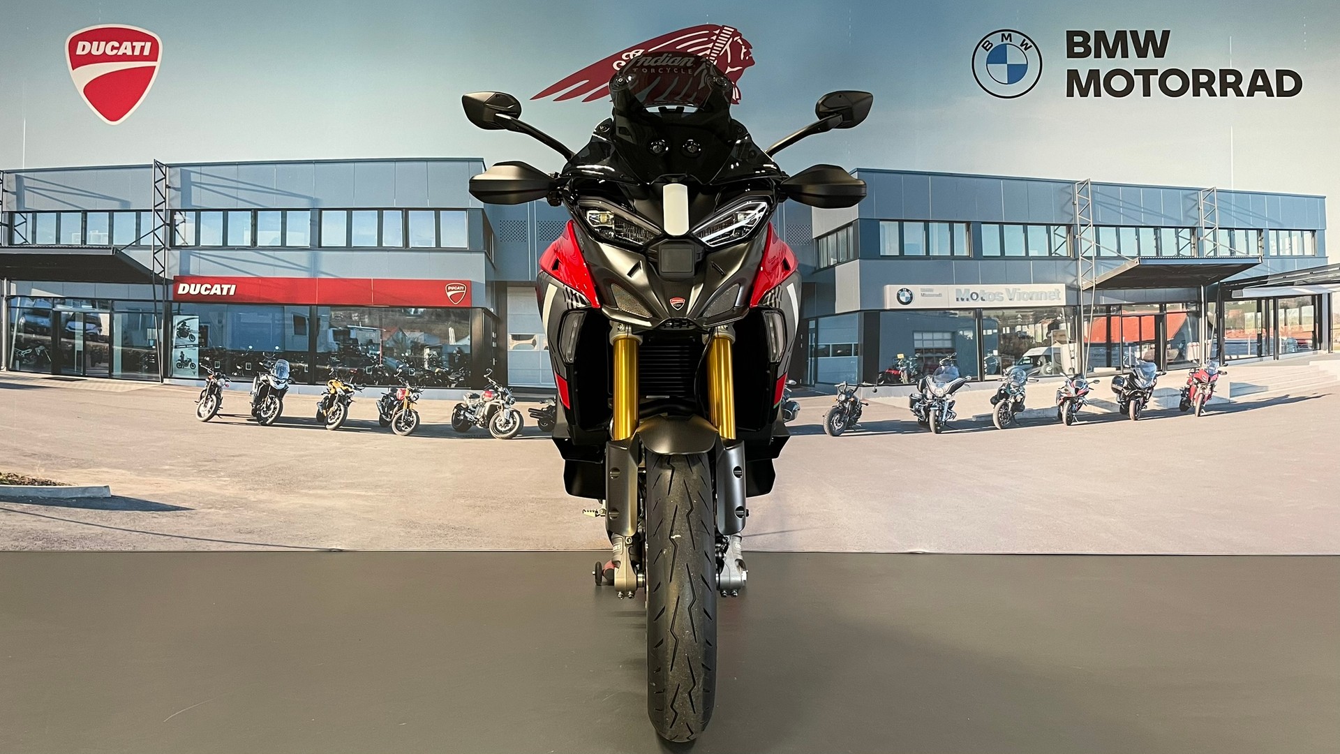 DUCATI Multistrada V4 Pikes Peak-showroom-element-1