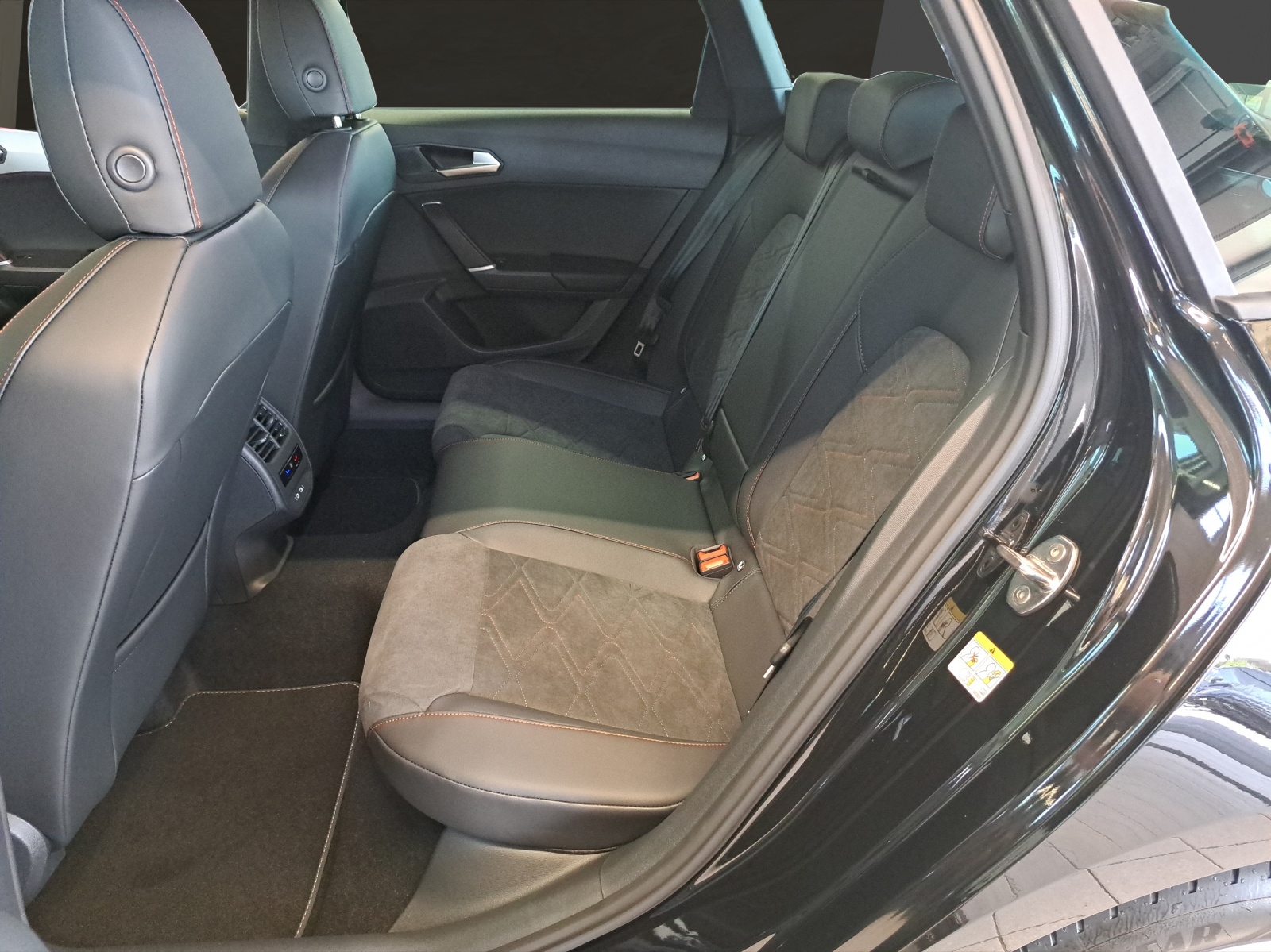 SEAT Leon ST 1.5 eTSI mHEV DSG Move FR-image-15