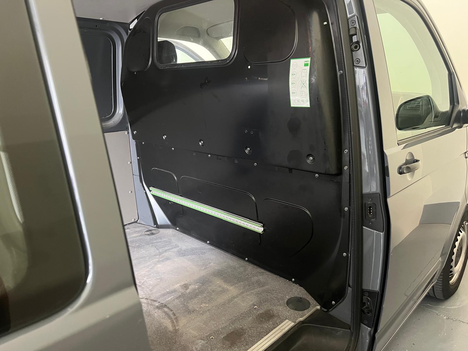 VW T6 2.0 TDI DSG-image-16