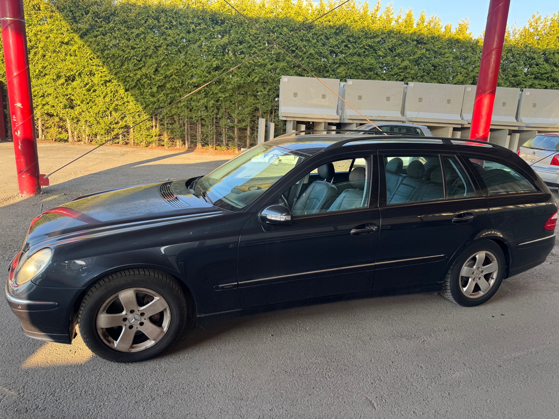 MERCEDES-BENZ E 320 Avantgarde Automatic-image-1