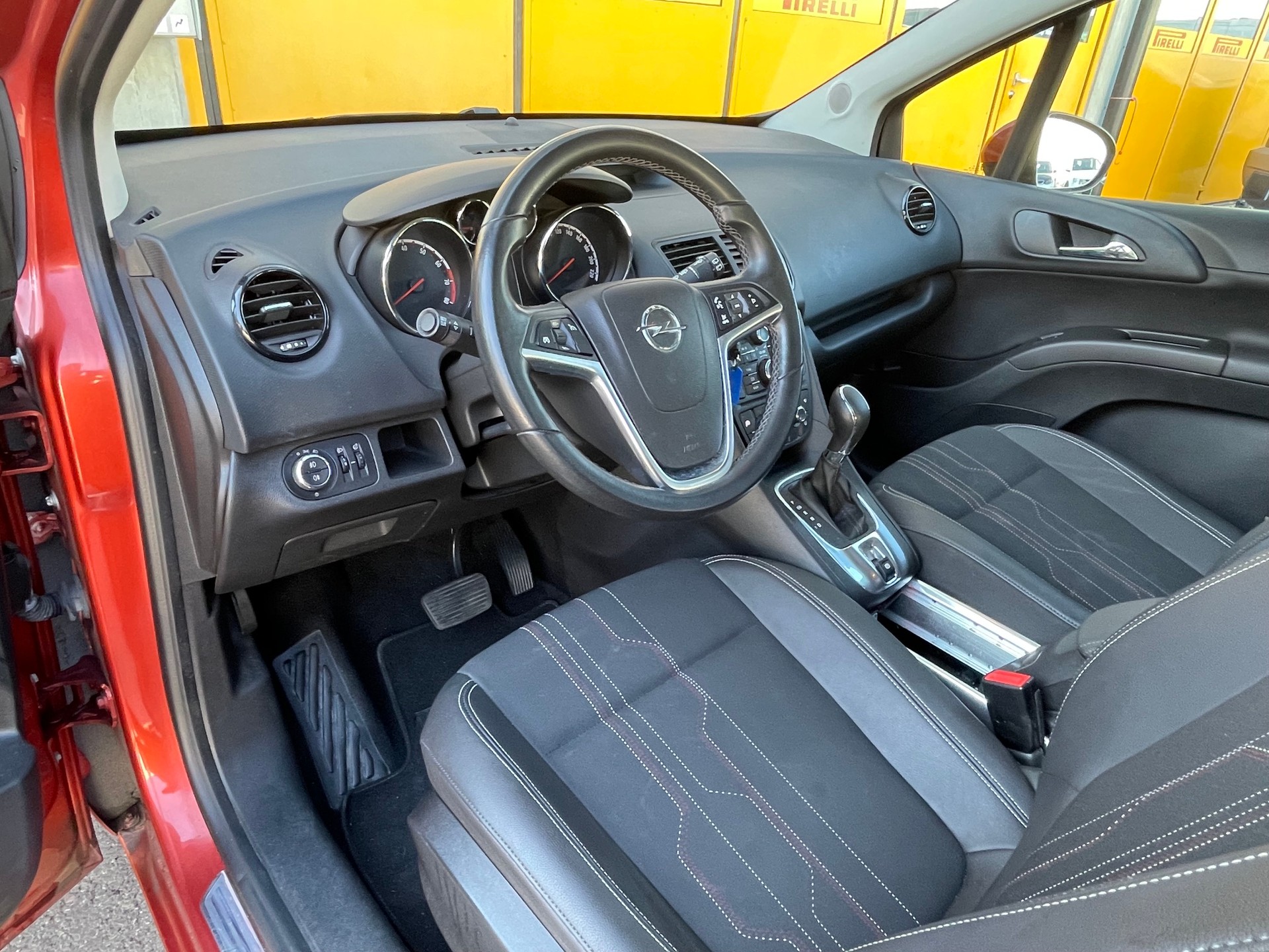 OPEL Meriva 1.4 Turbo Automatic-image-12