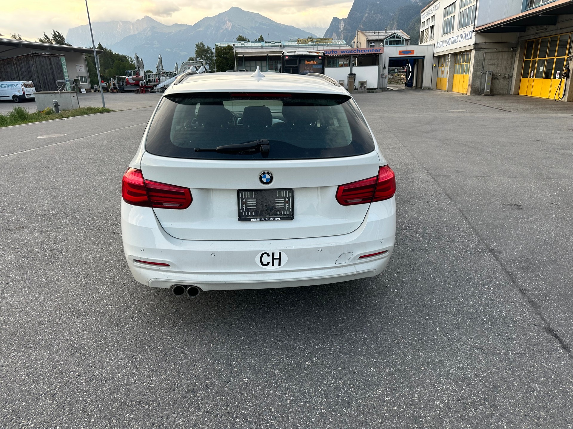 BMW 320d xDrive Touring Steptronic-image-6