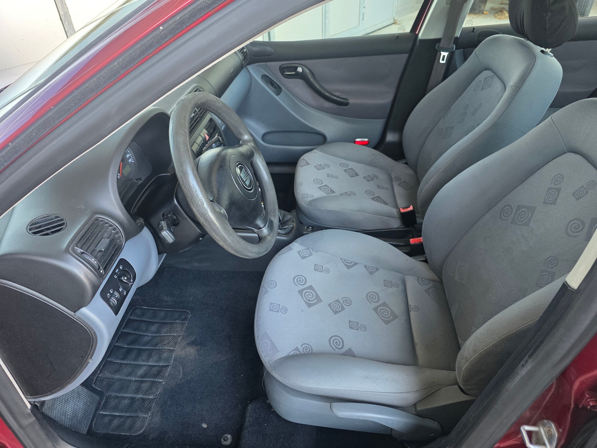 SEAT Leon 1.8 Signo-image-13