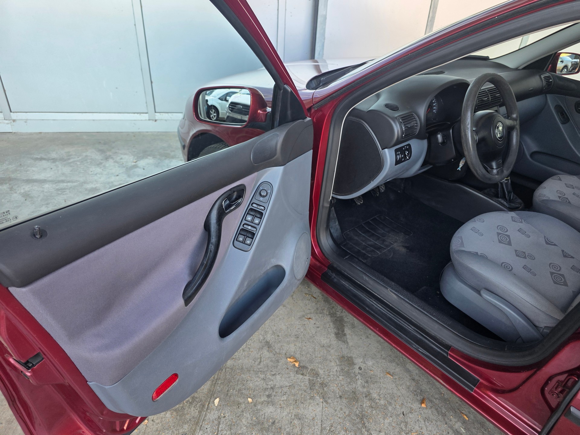 SEAT Leon 1.8 Signo-image-12