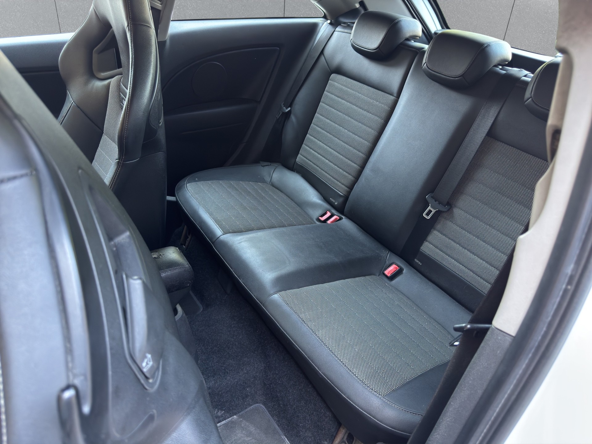 OPEL Corsa 1.6 Turbo OPC-image-11