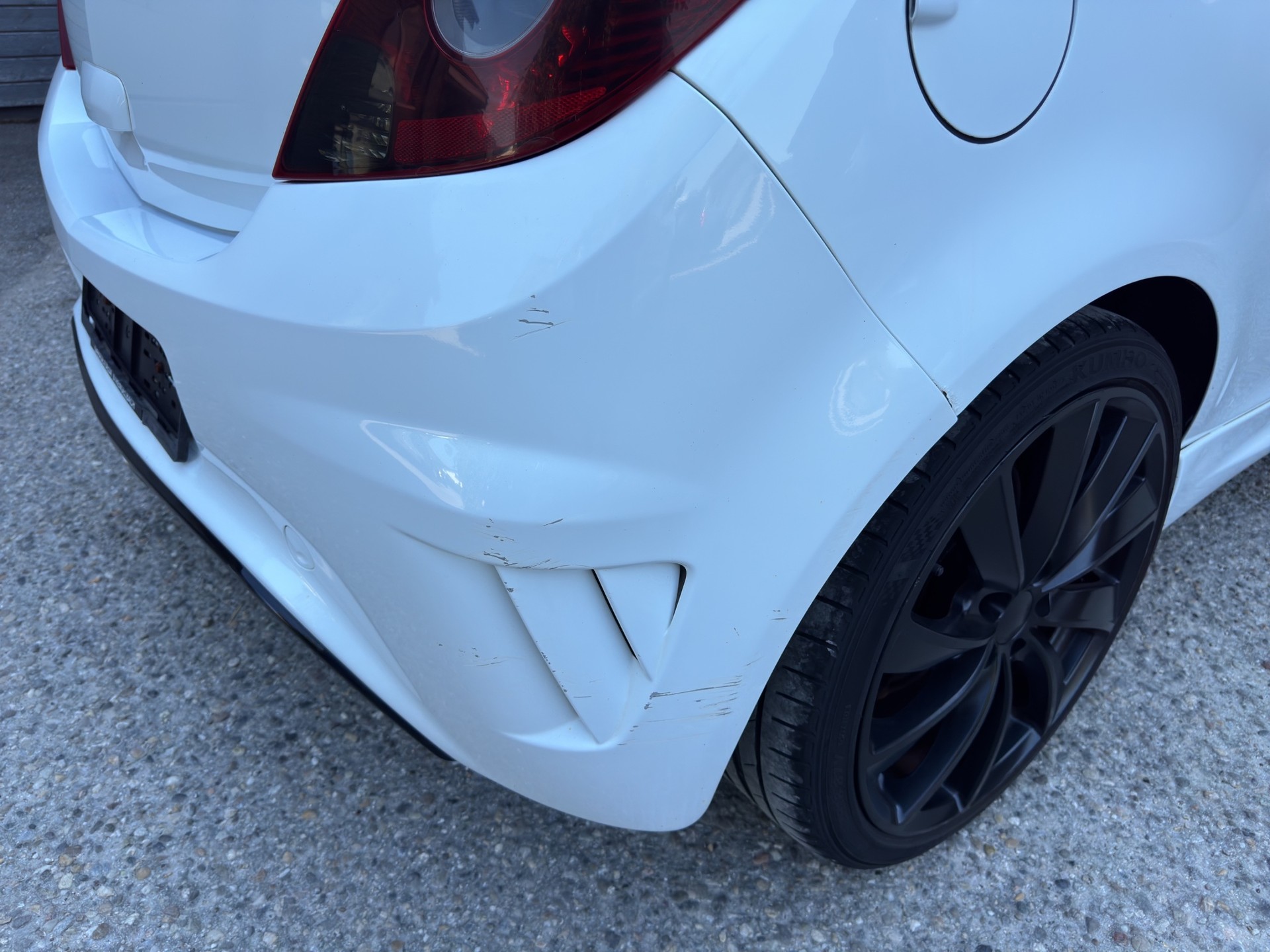 OPEL Corsa 1.6 Turbo OPC-image-13