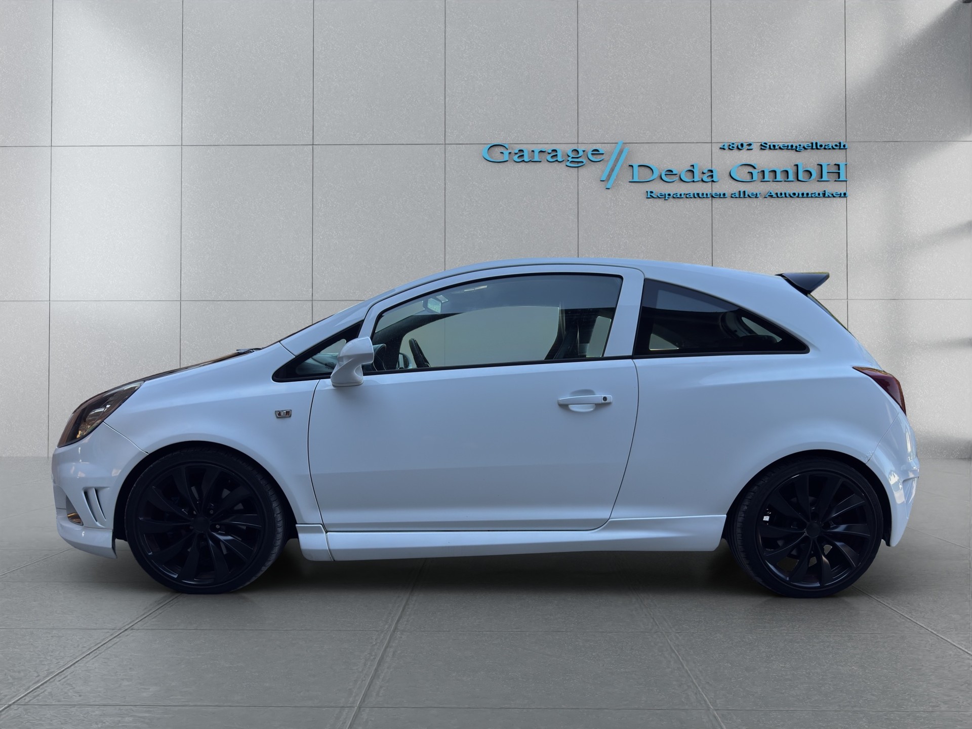 OPEL Corsa 1.6 Turbo OPC-image-1