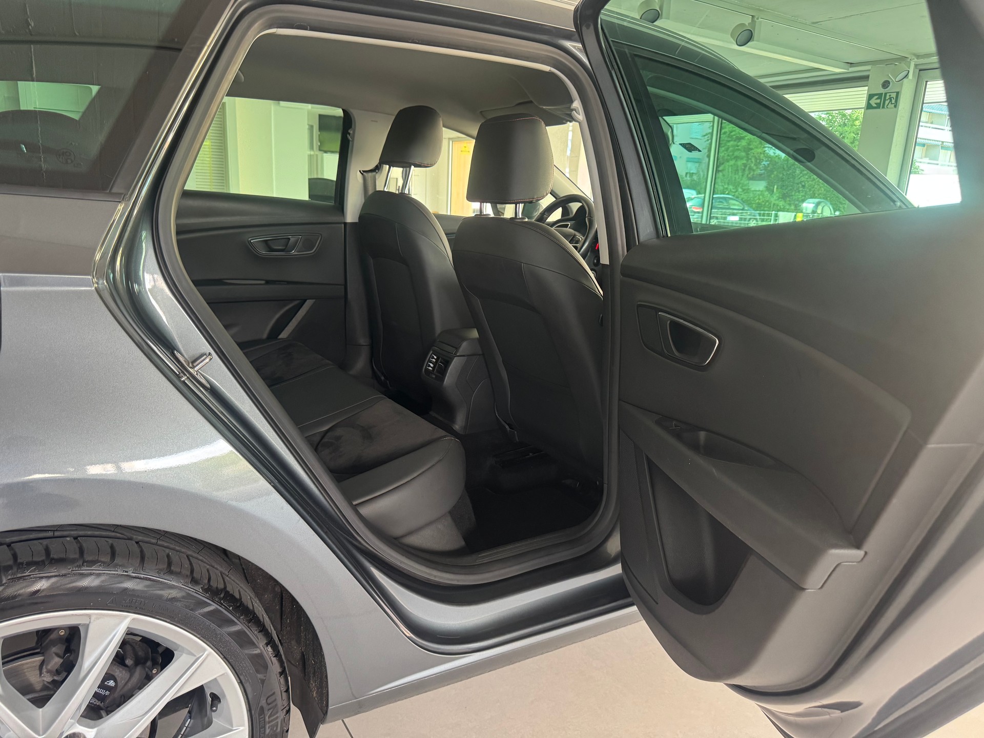 SEAT Leon ST 1.4 TSI ACT FR DSG-image-15