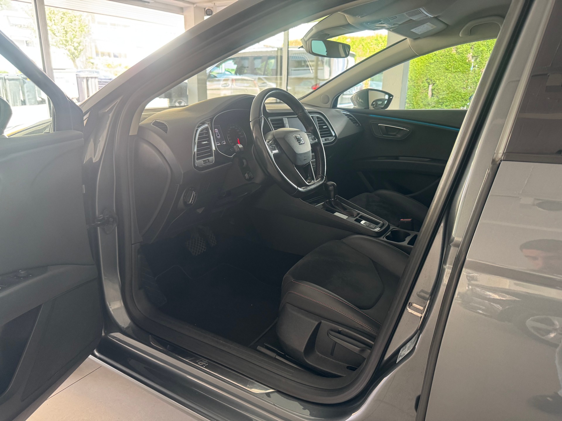 SEAT Leon ST 1.4 TSI ACT FR DSG-image-9
