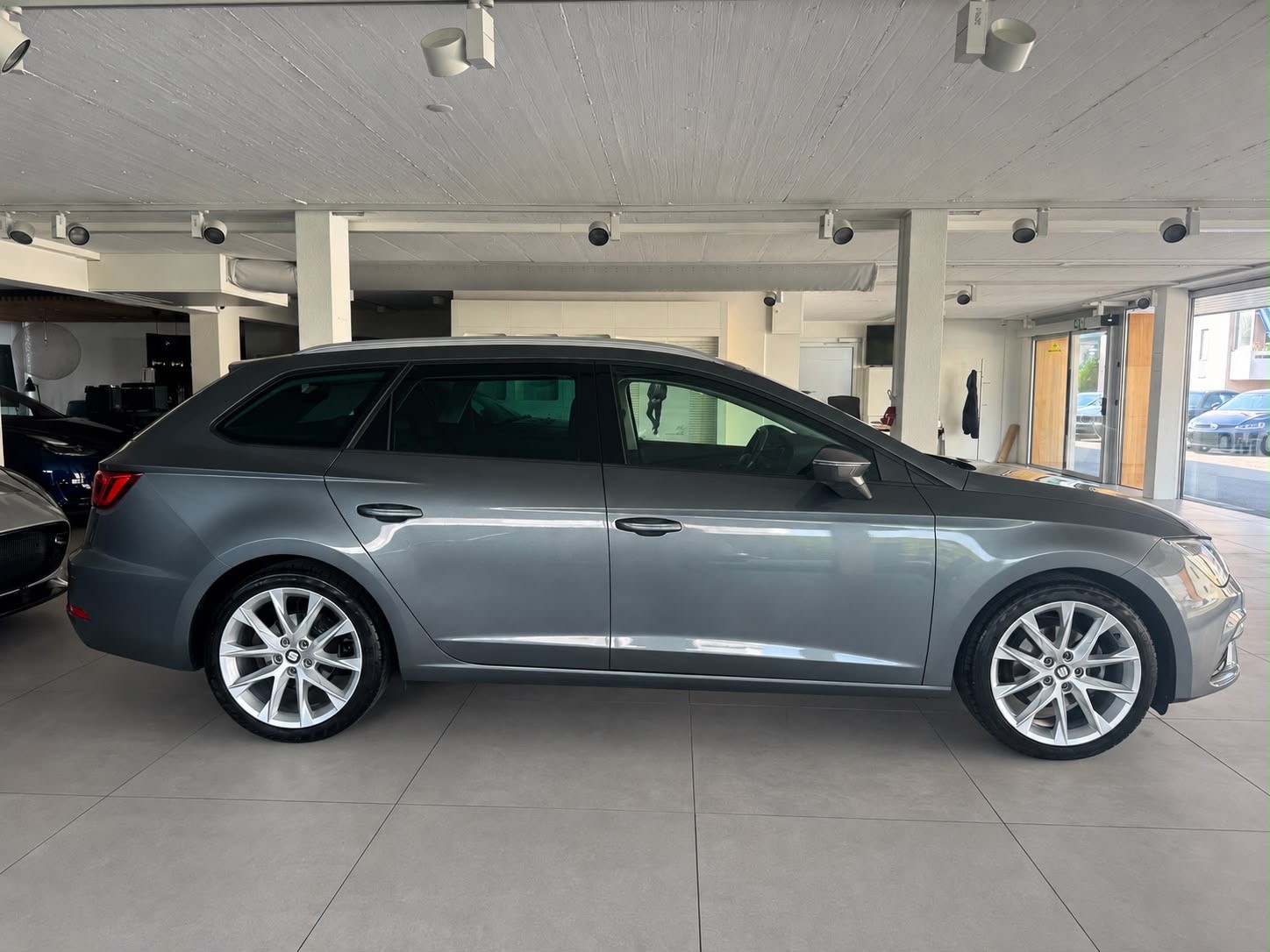 SEAT Leon ST 1.4 TSI ACT FR DSG-image-3