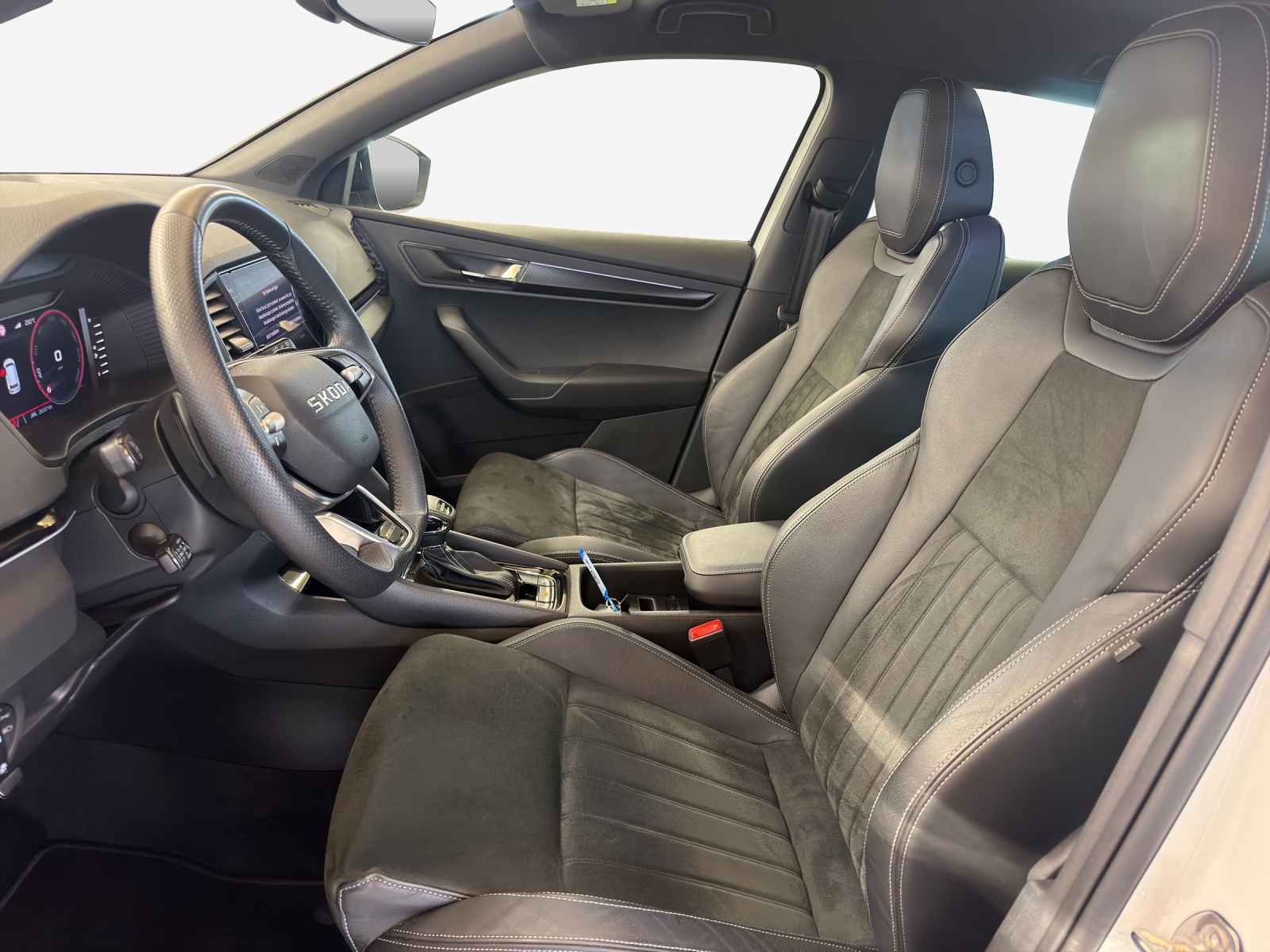 SKODA Karoq 2.0 TSI SportLine 4x4 DSG-image-7