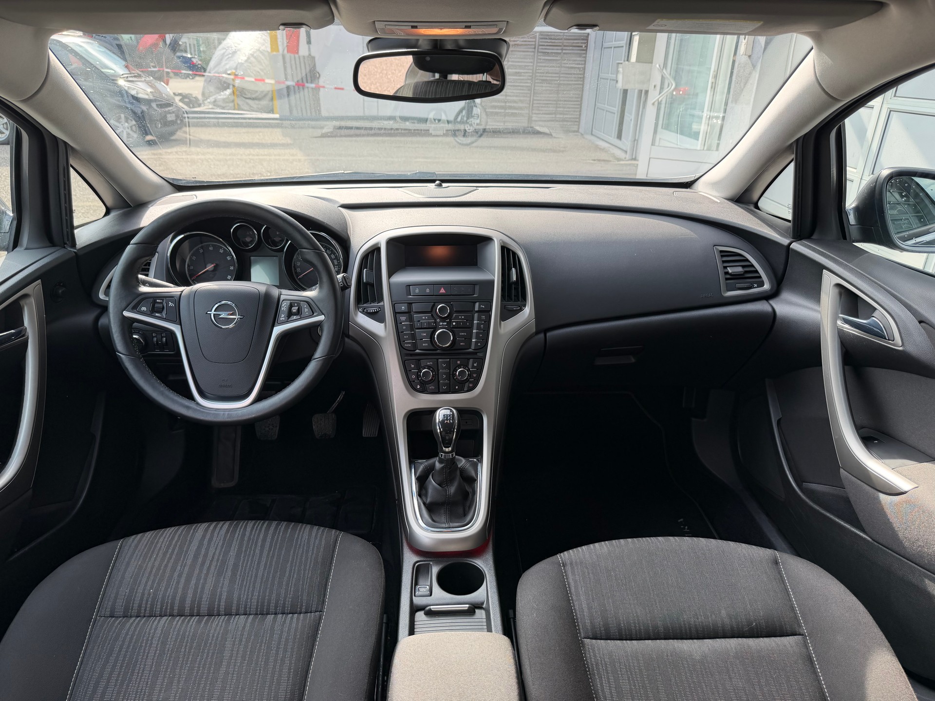 OPEL Astra SportsTourer 1.4i 16V Turbo-image-10