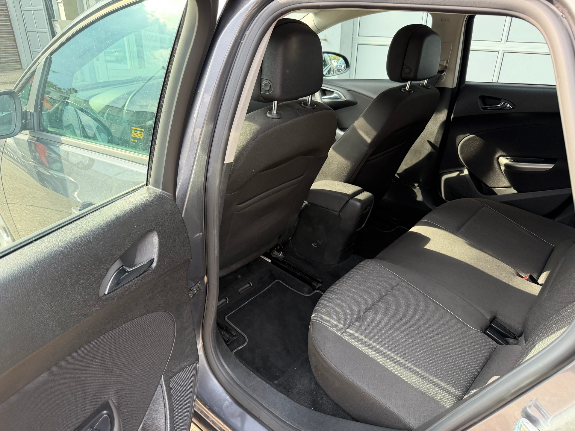 OPEL Astra SportsTourer 1.4i 16V Turbo-image-9