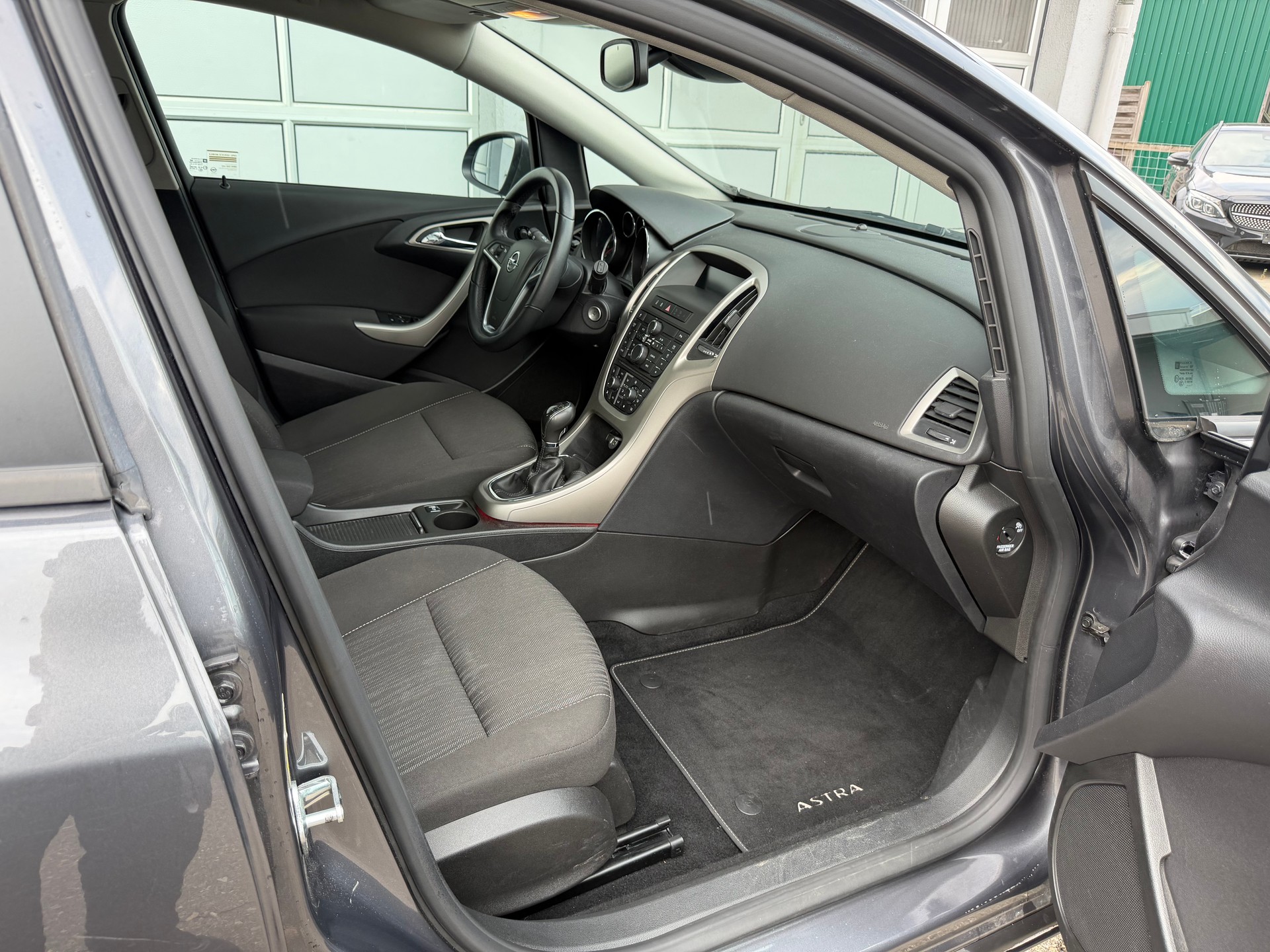 OPEL Astra SportsTourer 1.4i 16V Turbo-image-11