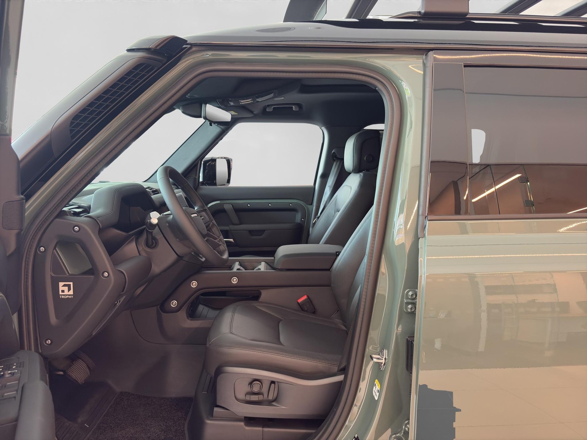 LAND ROVER Defender 110 3.0 D I6 350 Trophy Edition Keswick-showroom-element-1