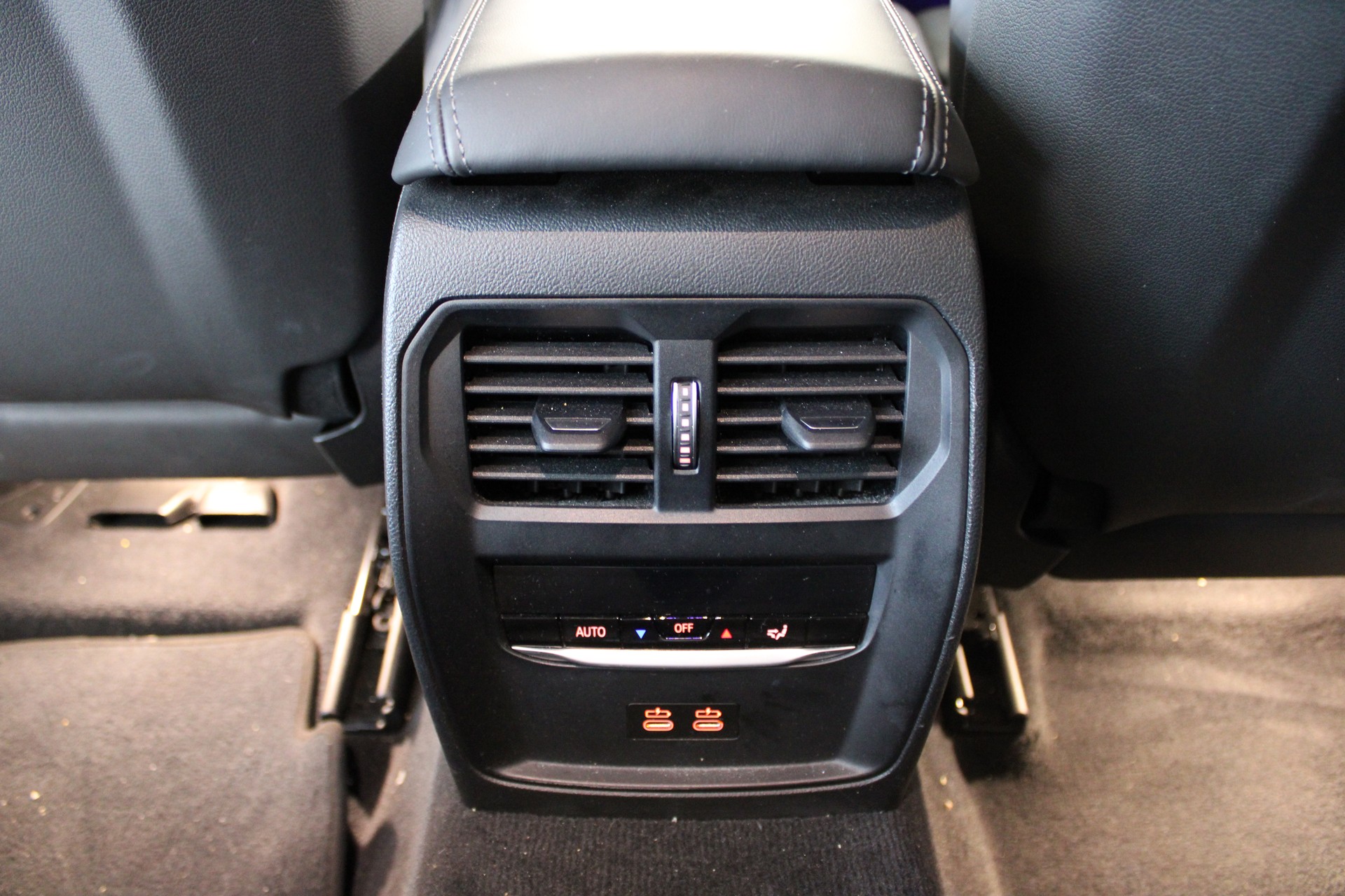 BMW M3 Competition M xDrive - *CH-FAHRZEUG*-image-18