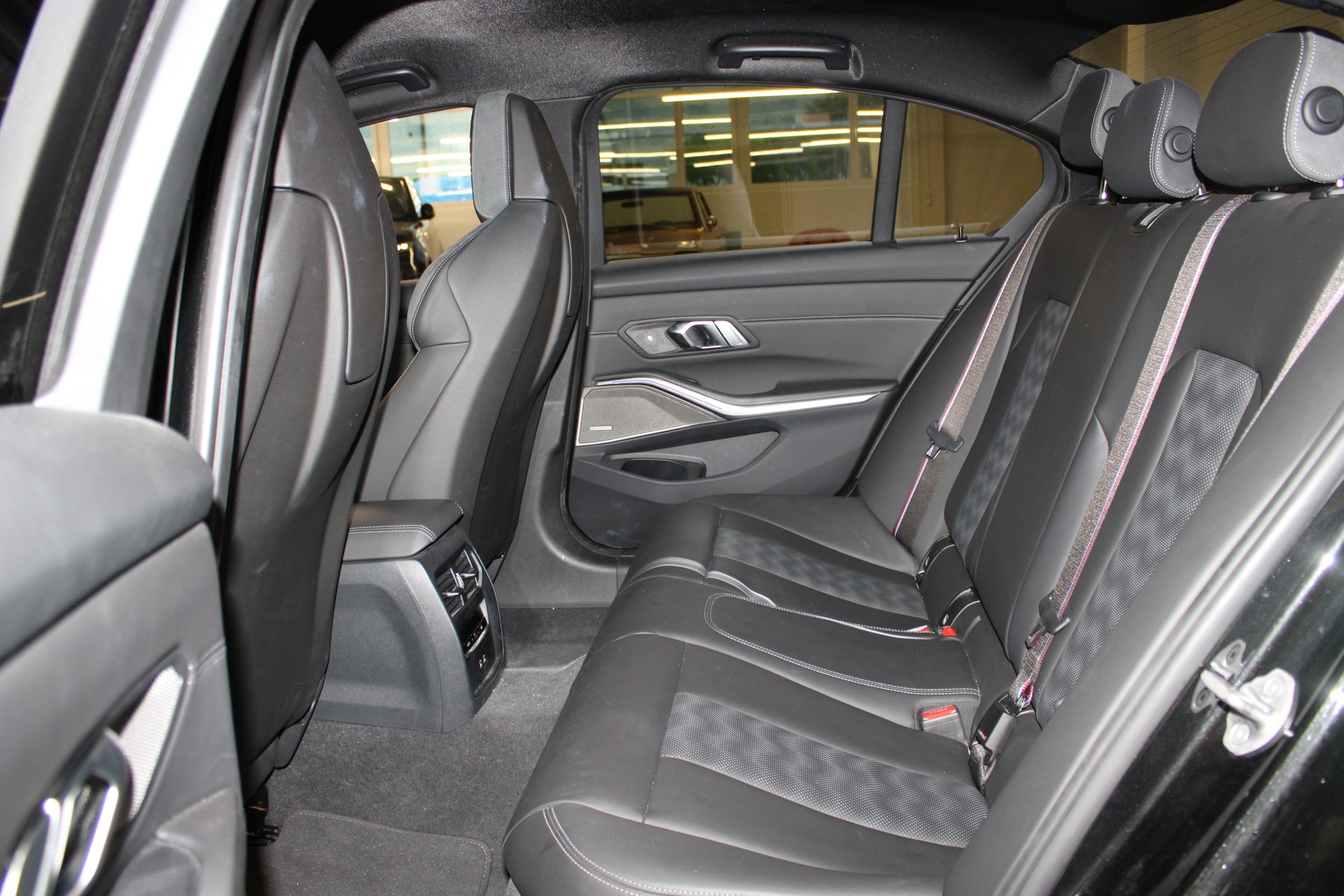 BMW M3 Competition M xDrive - *CH-FAHRZEUG*-image-12