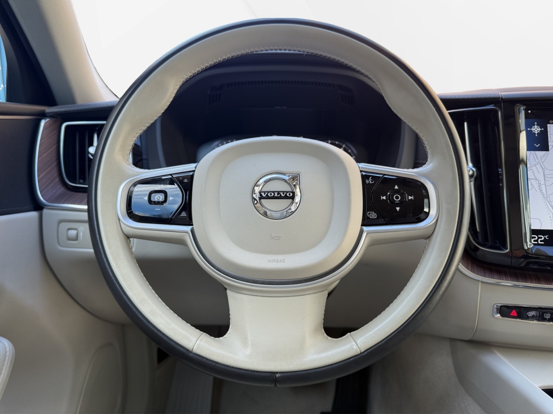 VOLVO XC60 B5 Benzin Mild Hybrid Inscription Geartronic-image-14