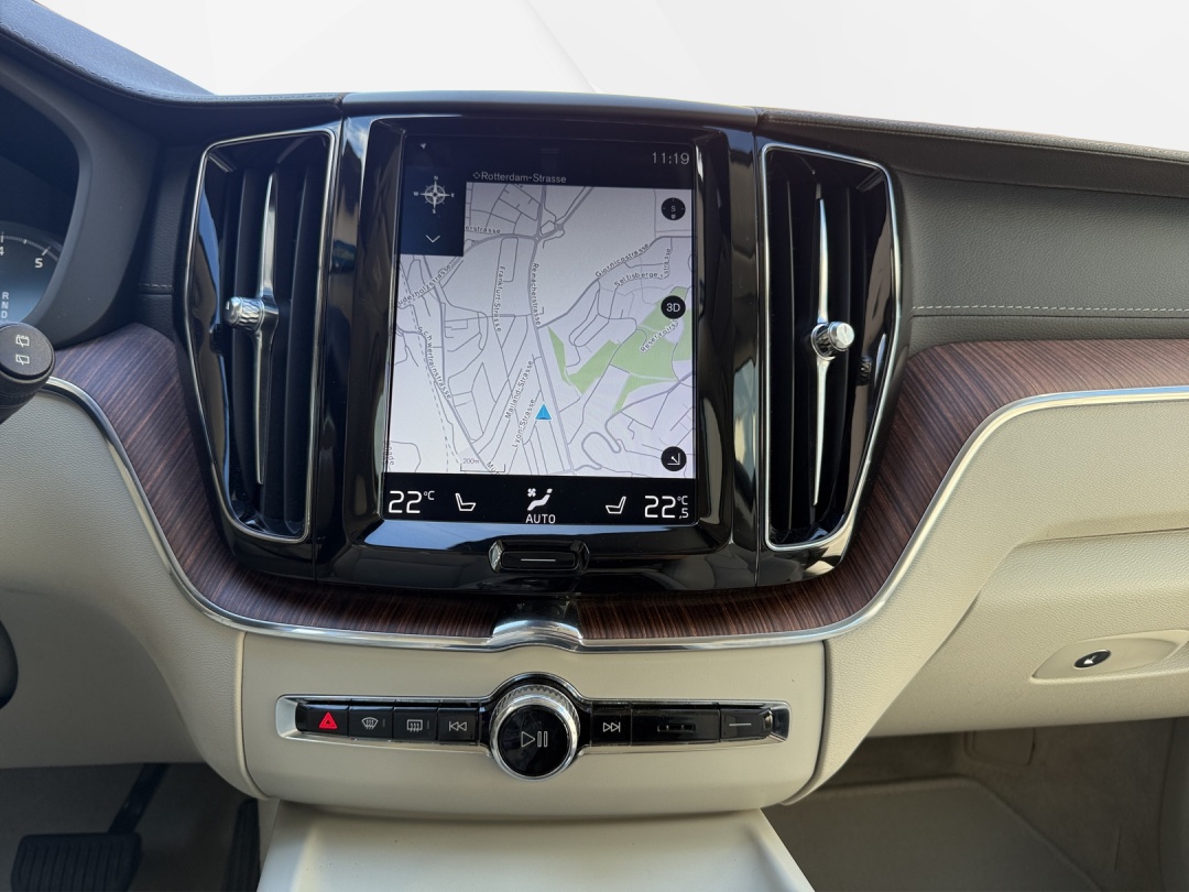 VOLVO XC60 B5 Benzin Mild Hybrid Inscription Geartronic-image-13