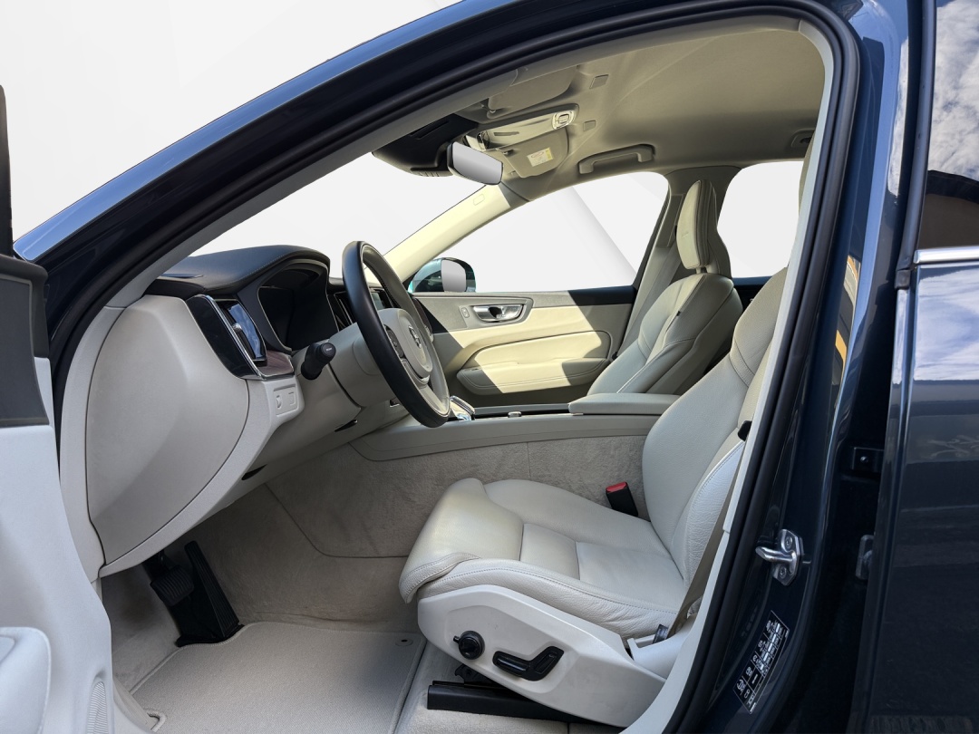 VOLVO XC60 B5 Benzin Mild Hybrid Inscription Geartronic-image-8