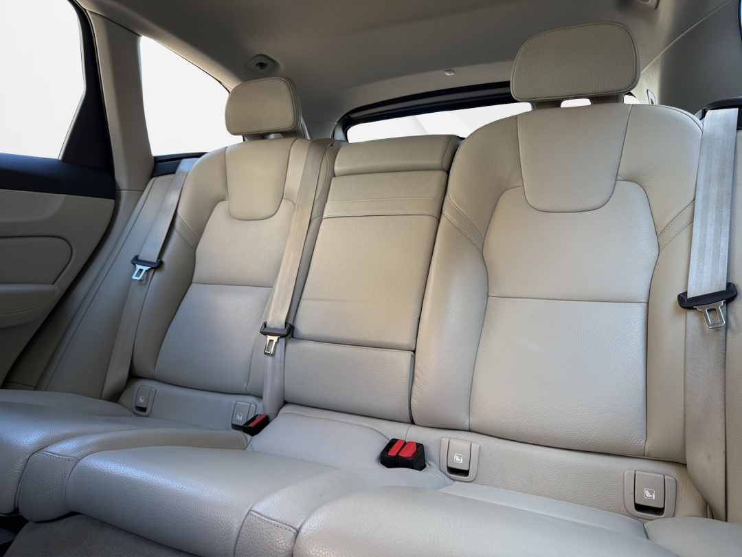VOLVO XC60 B5 Benzin Mild Hybrid Inscription Geartronic-image-10
